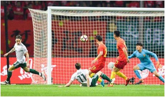  菲尔特攻势足球惊艳，快速反击撕裂对手后防