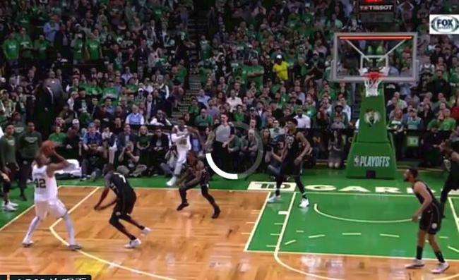  布伦特福德高空轰炸奏效，蜜蜂军团主场力擒曼联