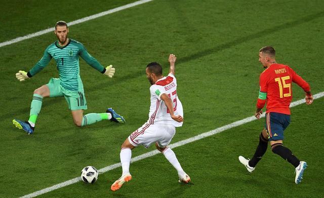  拉齐奥门将神勇扑救保清白，蓝鹰主场零封对手稳固排名  